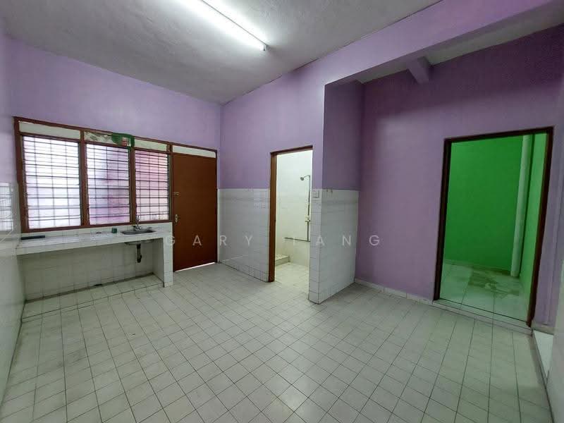 2-storey Terraced House for Sale in Taman Pengkalan Barat (Ipoh) - Gary Tang - Kitchen - PropertyGuru.com.my