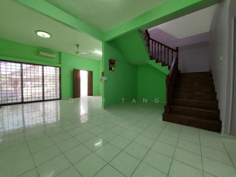 2-storey Terraced House for Sale in Taman Pengkalan Barat (Ipoh) - Gary Tang - Living Room - PropertyGuru.com.my