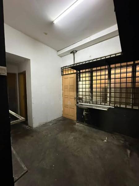 Kedai untuk Disewa di Taman Perling (Perling) - Sausa Lee - Interior - PropertyGuru.com.my