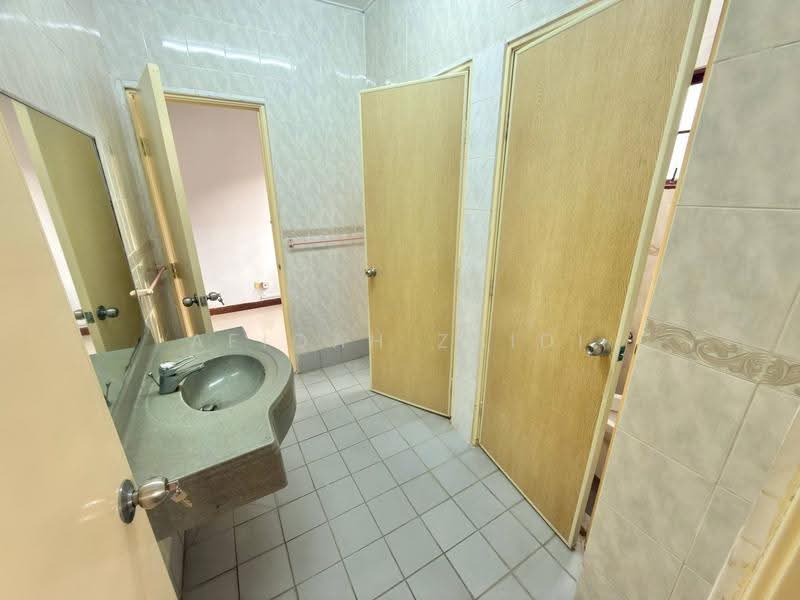 Rumah Teres 2-Tingkat untuk Dijual di Bukit Jelutong (Shah Alam) - Afiqah zaidi - Bathroom - PropertyGuru.com.my