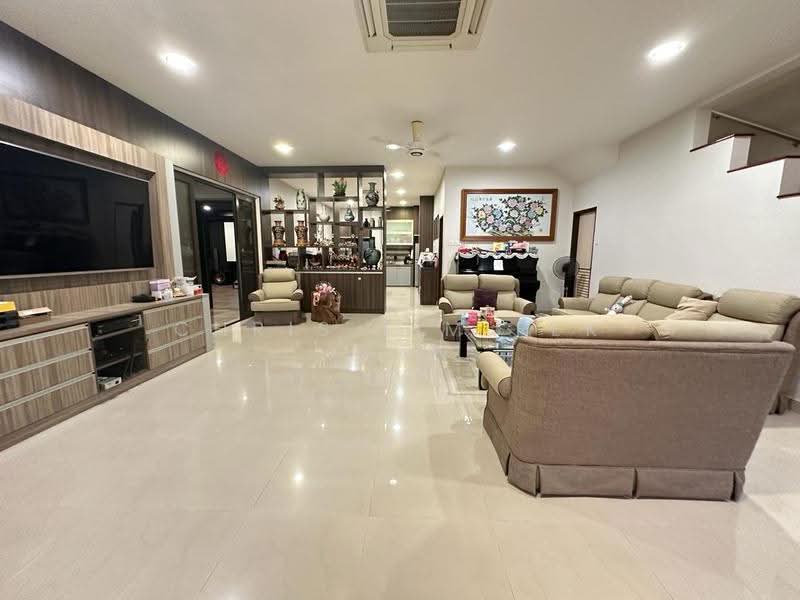 Rumah Berkembar untuk Dijual di Bandar Sungai Long (Selangor) - Chris Lim Pek Yean - Living Room - PropertyGuru.com.my