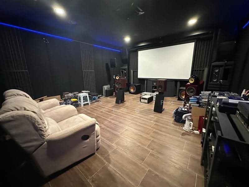 Rumah Berkembar untuk Dijual di Bandar Sungai Long (Selangor) - Chris Lim Pek Yean - Living Room - PropertyGuru.com.my