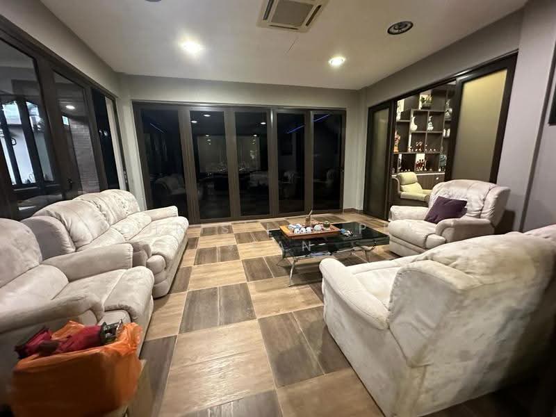 Rumah Berkembar untuk Dijual di Bandar Sungai Long (Selangor) - Chris Lim Pek Yean - Living Room - PropertyGuru.com.my