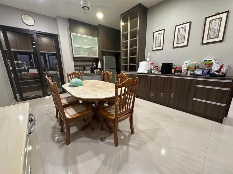 Rumah Berkembar untuk Dijual di Bandar Sungai Long (Selangor) - Chris Lim Pek Yean - Dining Room - PropertyGuru.com.my