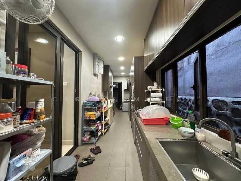 Rumah Berkembar untuk Dijual di Bandar Sungai Long (Selangor) - Chris Lim Pek Yean - Kitchen - PropertyGuru.com.my