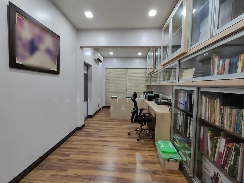 Rumah Berkembar untuk Dijual di Bandar Sungai Long (Selangor) - Chris Lim Pek Yean - Study - PropertyGuru.com.my