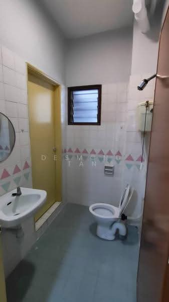 Rumah Teres 2-Tingkat untuk Dijual di SS23 (Petaling Jaya) - Desmond Tan - Bathroom - PropertyGuru.com.my