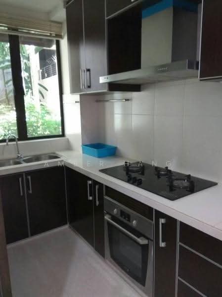 3-storey Terraced House for Rent in Tanjung Bungah (Penang) - Amber Hang - Kitchen - PropertyGuru.com.my