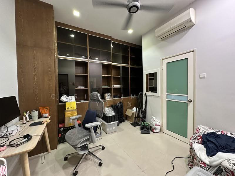 Rumah Berkembar untuk Dijual di Bandar Sungai Long (Selangor) - Chris Lim Pek Yean - Study - PropertyGuru.com.my
