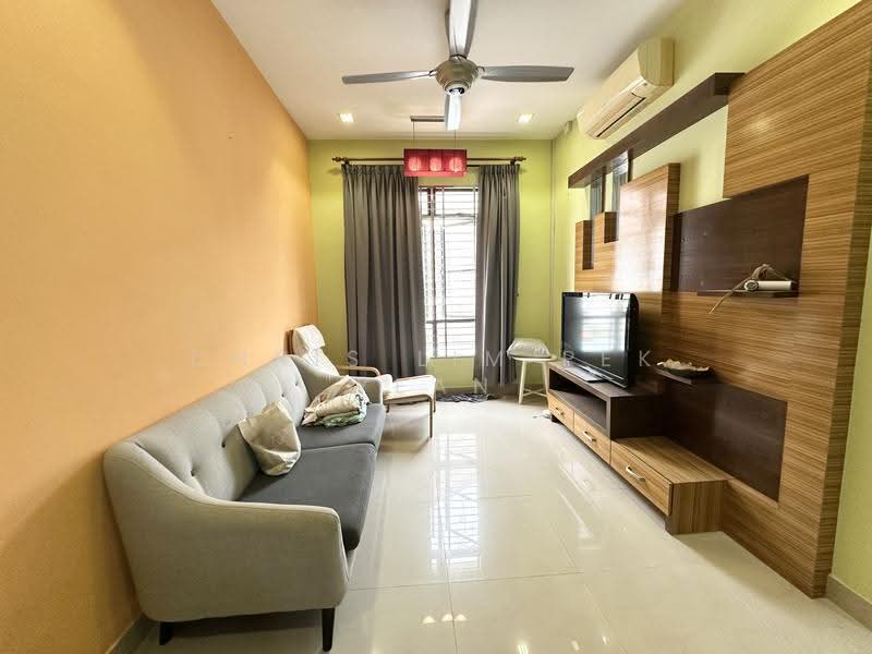 Rumah Berkembar untuk Dijual di Bandar Sungai Long (Selangor) - Chris Lim Pek Yean - Living Room - PropertyGuru.com.my