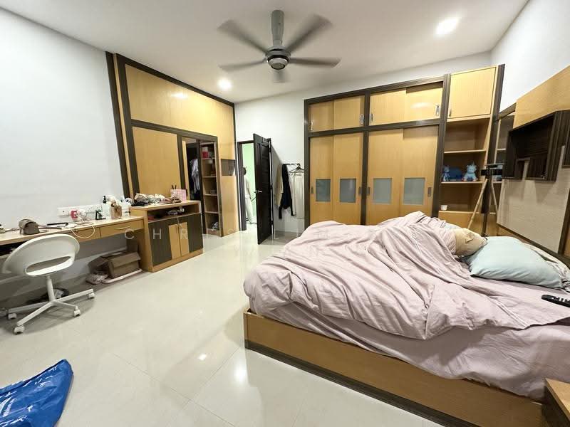Rumah Berkembar untuk Dijual di Bandar Sungai Long (Selangor) - Chris Lim Pek Yean - Bedroom - PropertyGuru.com.my