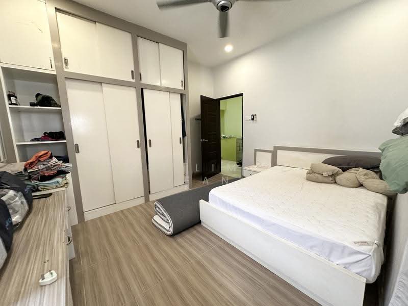 Rumah Berkembar untuk Dijual di Bandar Sungai Long (Selangor) - Chris Lim Pek Yean - Bedroom - PropertyGuru.com.my
