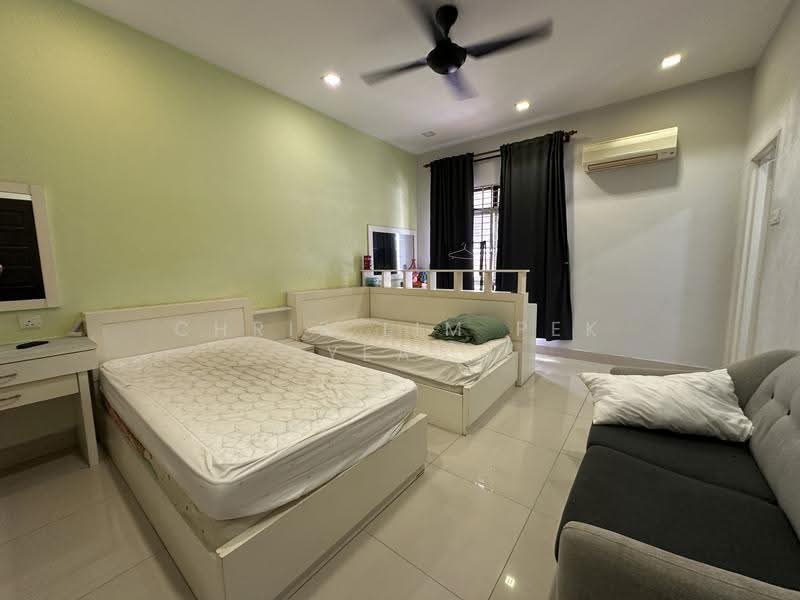 Rumah Berkembar untuk Dijual di Bandar Sungai Long (Selangor) - Chris Lim Pek Yean - Bedroom - PropertyGuru.com.my