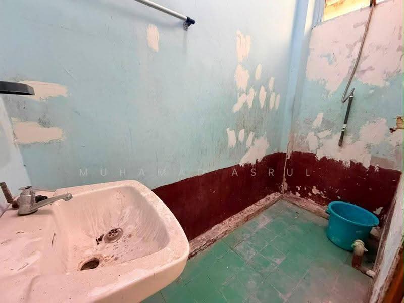 Rumah Flat untuk Dijual di Taman Johor Jaya - Muhamad Asrul - Bathroom - PropertyGuru.com.my