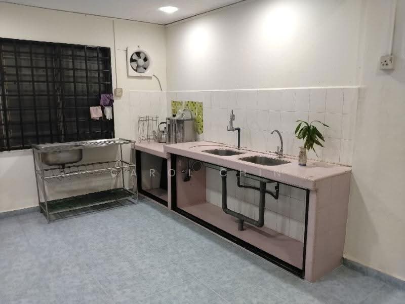 Rumah Teres 2-Tingkat untuk Disewa di Taman Sri Kulai Baru (Kulai) - Carol Chin - Kitchen - PropertyGuru.com.my