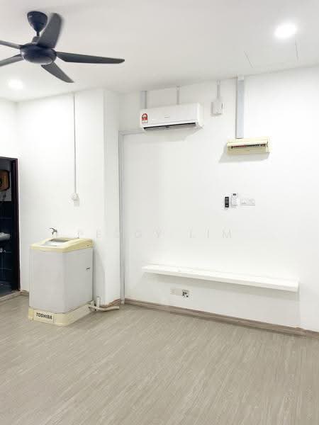 Office for Rent in Seri Kembangan (Selangor) - Peggy Lim - Interior - PropertyGuru.com.my