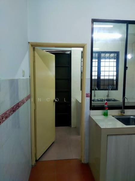 Rumah Teres 2-Tingkat untuk Dijual di Taman Wawasan (Puchong) - Lincoln Tan - Kitchen - PropertyGuru.com.my