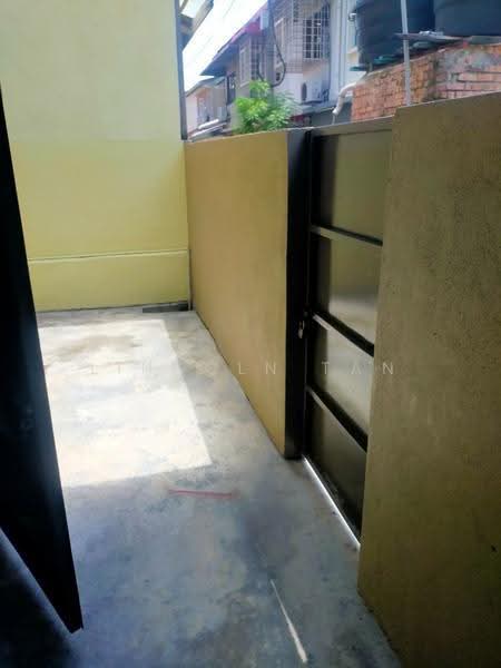 Rumah Teres 2-Tingkat untuk Dijual di Taman Wawasan (Puchong) - Lincoln Tan - Exterior - PropertyGuru.com.my