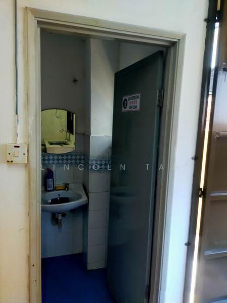 Rumah Teres 2-Tingkat untuk Dijual di Taman Wawasan (Puchong) - Lincoln Tan - Bathroom - PropertyGuru.com.my