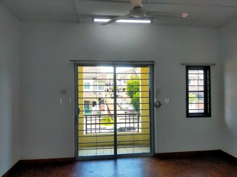 Rumah Teres 2-Tingkat untuk Dijual di Taman Wawasan (Puchong) - Lincoln Tan - Balcony - PropertyGuru.com.my