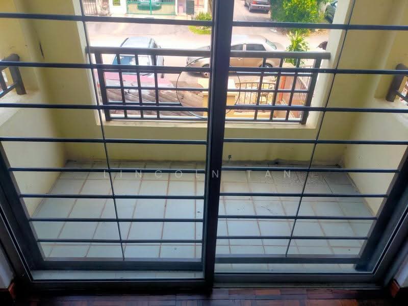 Rumah Teres 2-Tingkat untuk Dijual di Taman Wawasan (Puchong) - Lincoln Tan - Balcony - PropertyGuru.com.my