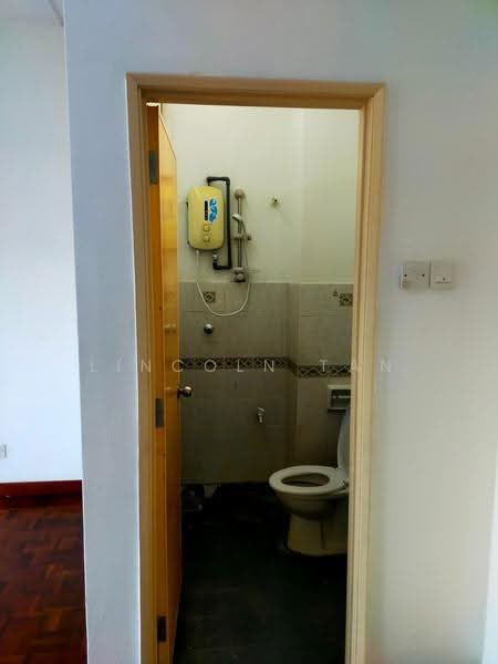 Rumah Teres 2-Tingkat untuk Dijual di Taman Wawasan (Puchong) - Lincoln Tan - Bathroom - PropertyGuru.com.my