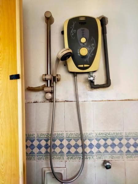 Rumah Teres 2-Tingkat untuk Dijual di Taman Wawasan (Puchong) - Lincoln Tan - Bathroom - PropertyGuru.com.my