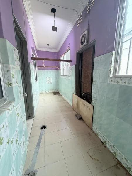 1-storey Terraced House for Sale in Seksyen 30 (Shah Alam) - Sariza Hartanah - Corridor - PropertyGuru.com.my