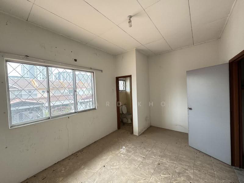 2-storey Terraced House for Sale in Bandar Saujana Putra (Jenjarom) - Edward Khor - PropertyGuru.com.my