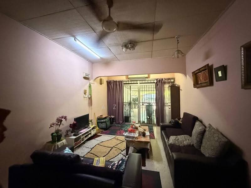 Rumah Teres 1-Tingkat untuk Dijual di Shah Alam (Selangor) - Azwa Abas - Living Room - PropertyGuru.com.my