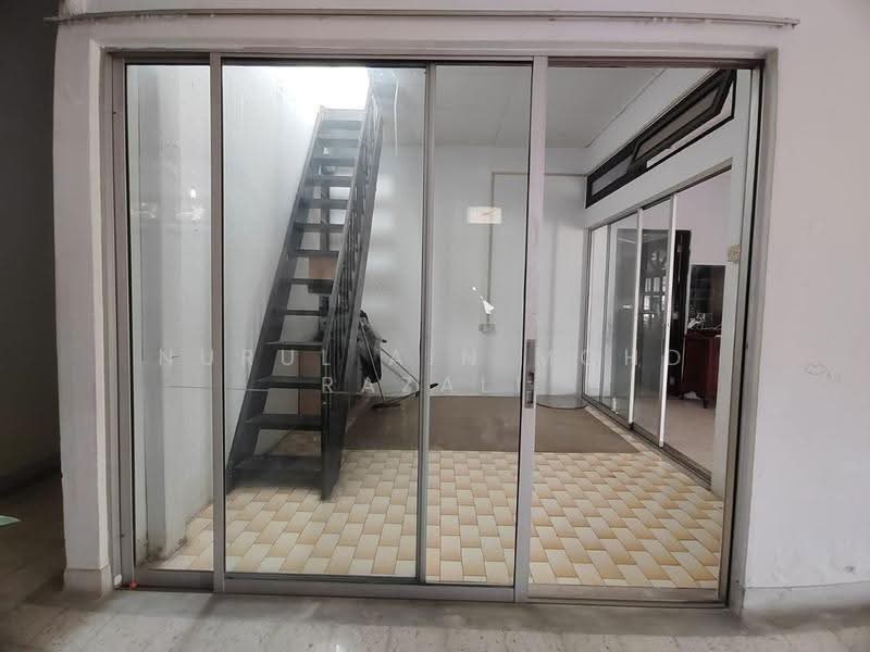Bungalow House untuk Dijual di Taman Paroi Jaya (Paroi) - Nurul Ain Mohd Razali - Interior - PropertyGuru.com.my