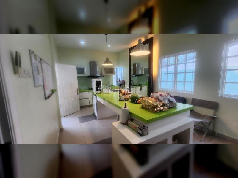 Bungalow House for Sale in Bungalow Double Storey Seksyen 8 Shah Alam (Shah Alam) - Reena Sarif - Kitchen - PropertyGuru.com.my