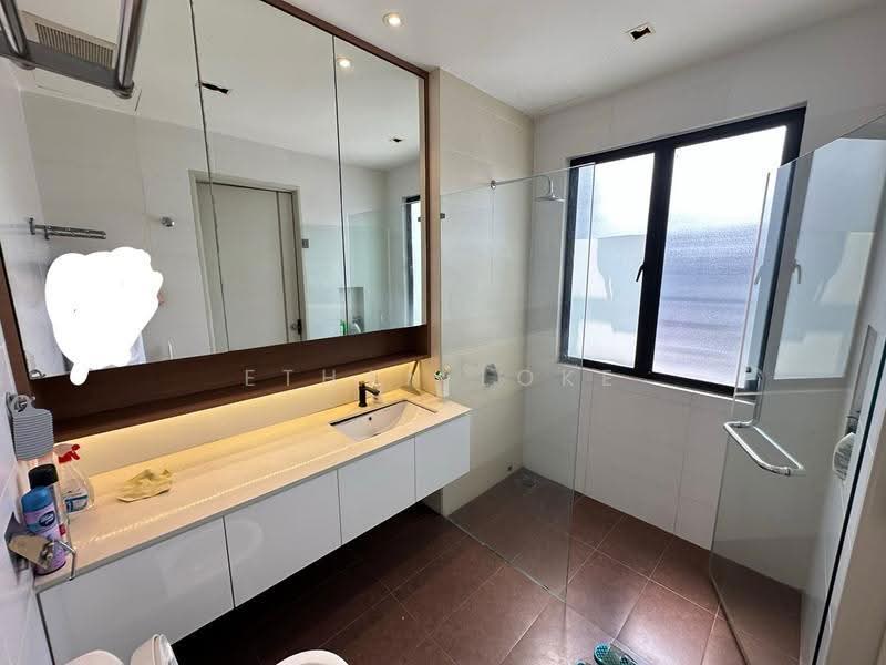 2-storey Terraced House for Sale in Taman Anggun 3 (Rawang) - Ethan Loke - Bathroom - PropertyGuru.com.my