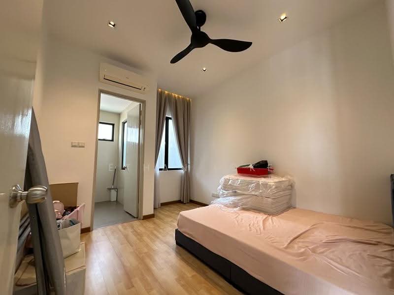 2-storey Terraced House for Sale in Taman Anggun 3 (Rawang) - Ethan Loke - Bedroom - PropertyGuru.com.my