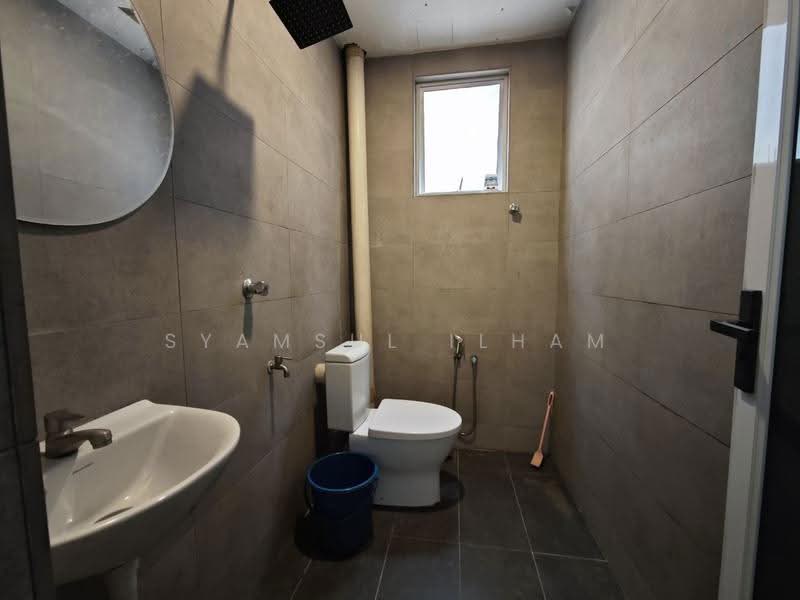 Pangsapuri untuk Dijual di Subang Bestari - Syamsul Ilham - Bathroom - PropertyGuru.com.my