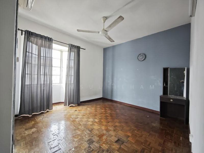 Pangsapuri untuk Dijual di Subang Bestari - Syamsul Ilham - Bedroom - PropertyGuru.com.my