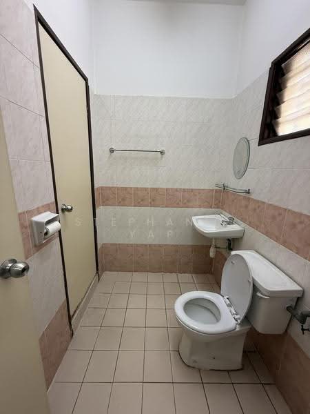 Rumah Teres untuk Dijual di Bandar Botanic (Klang) - Stephanie Yap - Bathroom - PropertyGuru.com.my