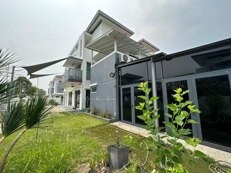Rumah Teres 3-Tingkat untuk Dijual di Bandar Teknologi Kajang (Kajang) - Jake Lim - Exterior - PropertyGuru.com.my