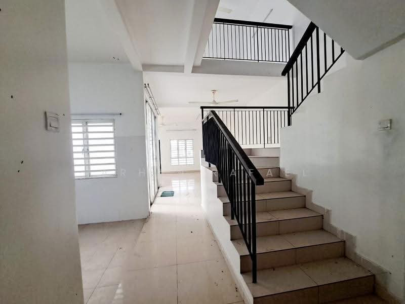 Rumah Teres 2-Tingkat untuk Dijual di Puncak Bestari (Puncak Alam) - Farhan Rafael - Entrance - PropertyGuru.com.my