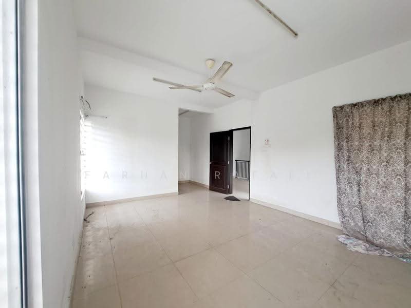 Rumah Teres 2-Tingkat untuk Dijual di Puncak Bestari (Puncak Alam) - Farhan Rafael - Living Room - PropertyGuru.com.my