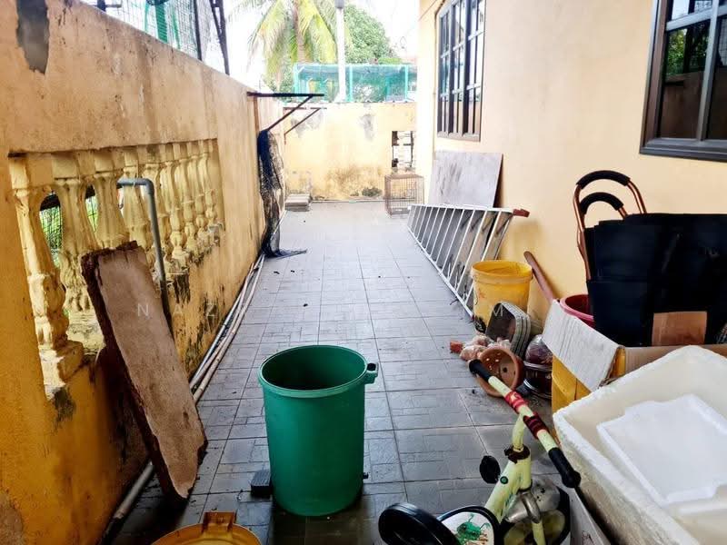 2-storey Terraced House for Sale in Bandar Melawati (Kuala Selangor) - Nazrin Hakimin - Exterior - PropertyGuru.com.my