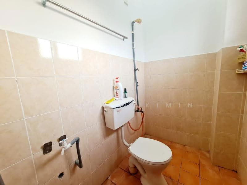 2-storey Terraced House for Sale in Bandar Melawati (Kuala Selangor) - Nazrin Hakimin - Bathroom - PropertyGuru.com.my
