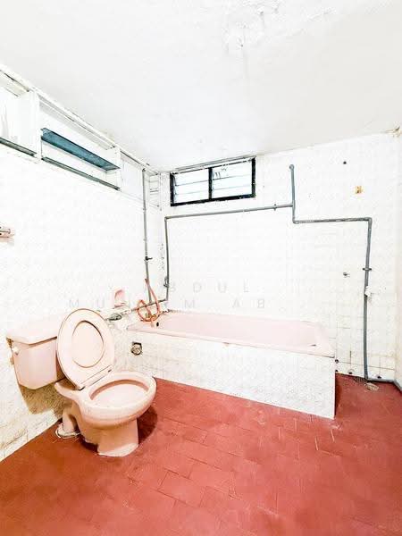Bungalow House for Sale in Taman Marida (Senawang) - Abdul Mun'im Abdul Rahman - Bathroom - PropertyGuru.com.my