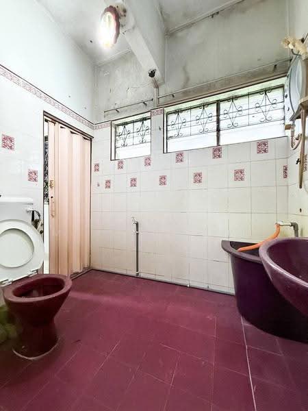 Bungalow House for Sale in Taman Marida (Senawang) - Abdul Mun'im Abdul Rahman - Bathroom - PropertyGuru.com.my