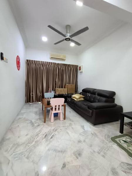 Flat for Rent at Taman Bukit Teratai - Charmaine Wong - Living Room - PropertyGuru.com.my