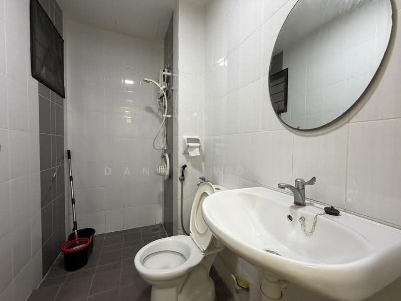 Kondominium untuk Disewa di T-Parkland - Danny Wong - Bathroom - PropertyGuru.com.my