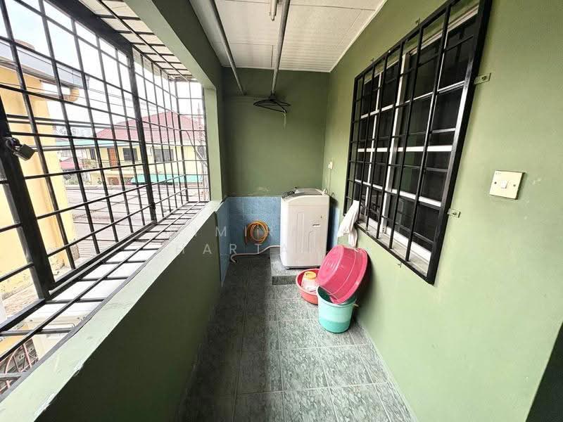 Rumah Teres untuk Dijual di Batu Caves (Selangor) - AimiRahim Hartanah - Balcony - PropertyGuru.com.my
