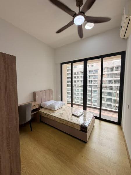Kondominium untuk Disewa di Bay Laurel @ Country Garden Danga Bay - Alex Neo - Bedroom - PropertyGuru.com.my