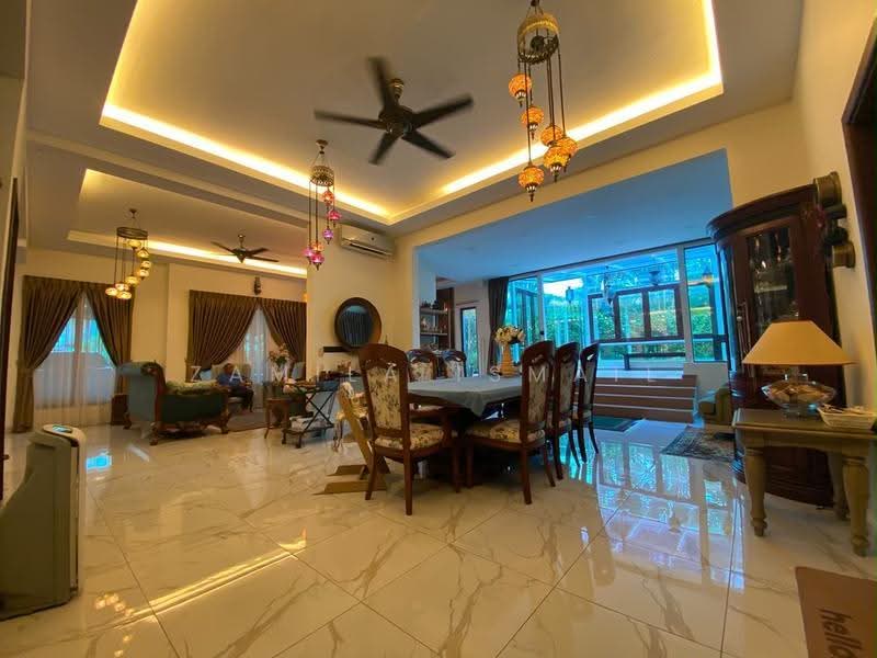 Rumah Teres 2-Tingkat untuk Dijual di Bukit Jelutong (Shah Alam) - Zamila Ismail - Living Room - PropertyGuru.com.my