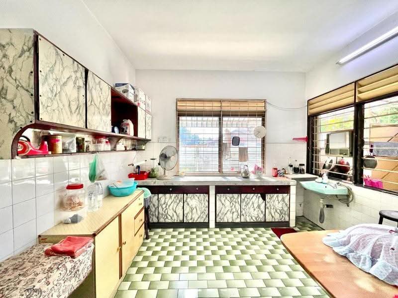 Rumah Teres 2-Tingkat untuk Dijual di Island Park (Jelutong) - Ping Koay - Kitchen - PropertyGuru.com.my